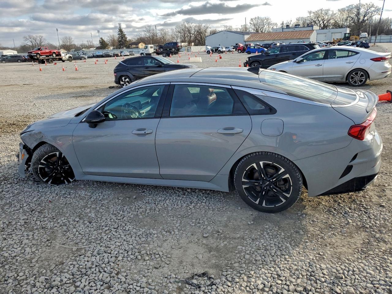 2022 KIA K5