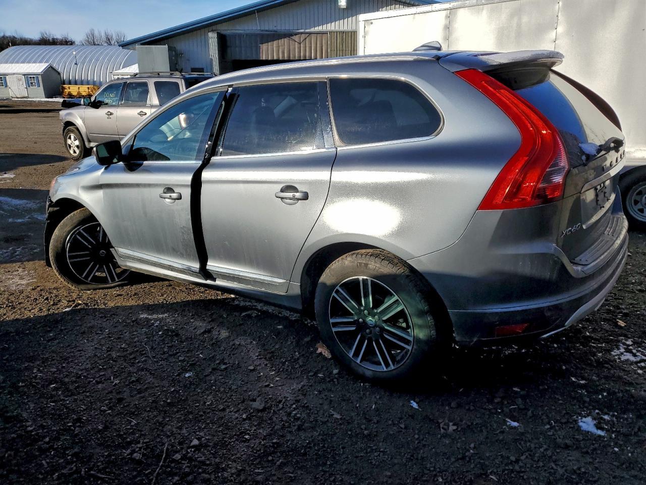 2017 VOLVO XC60
