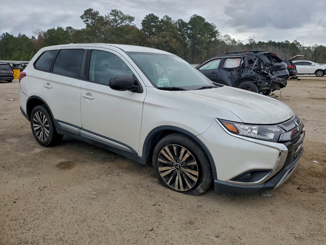 2019 MITSUBISHI outlander