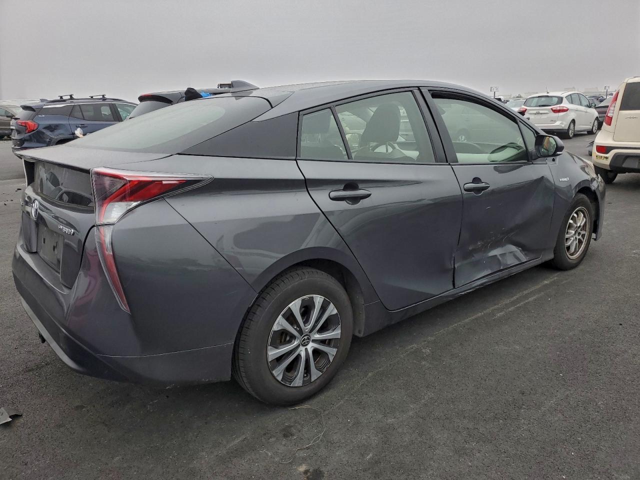 2017 TOYOTA PRIUS