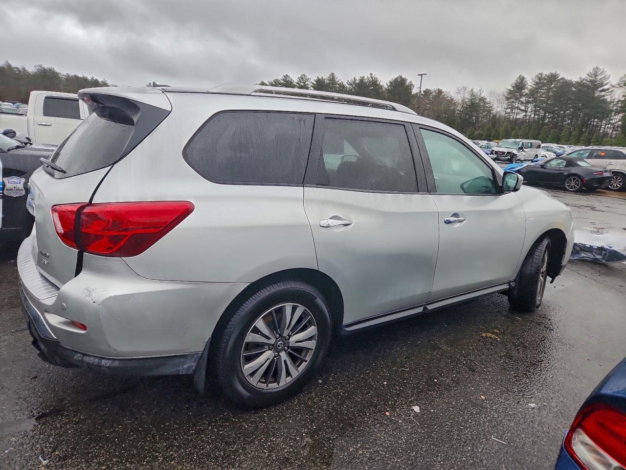 2017 NISSAN PATHFINDER