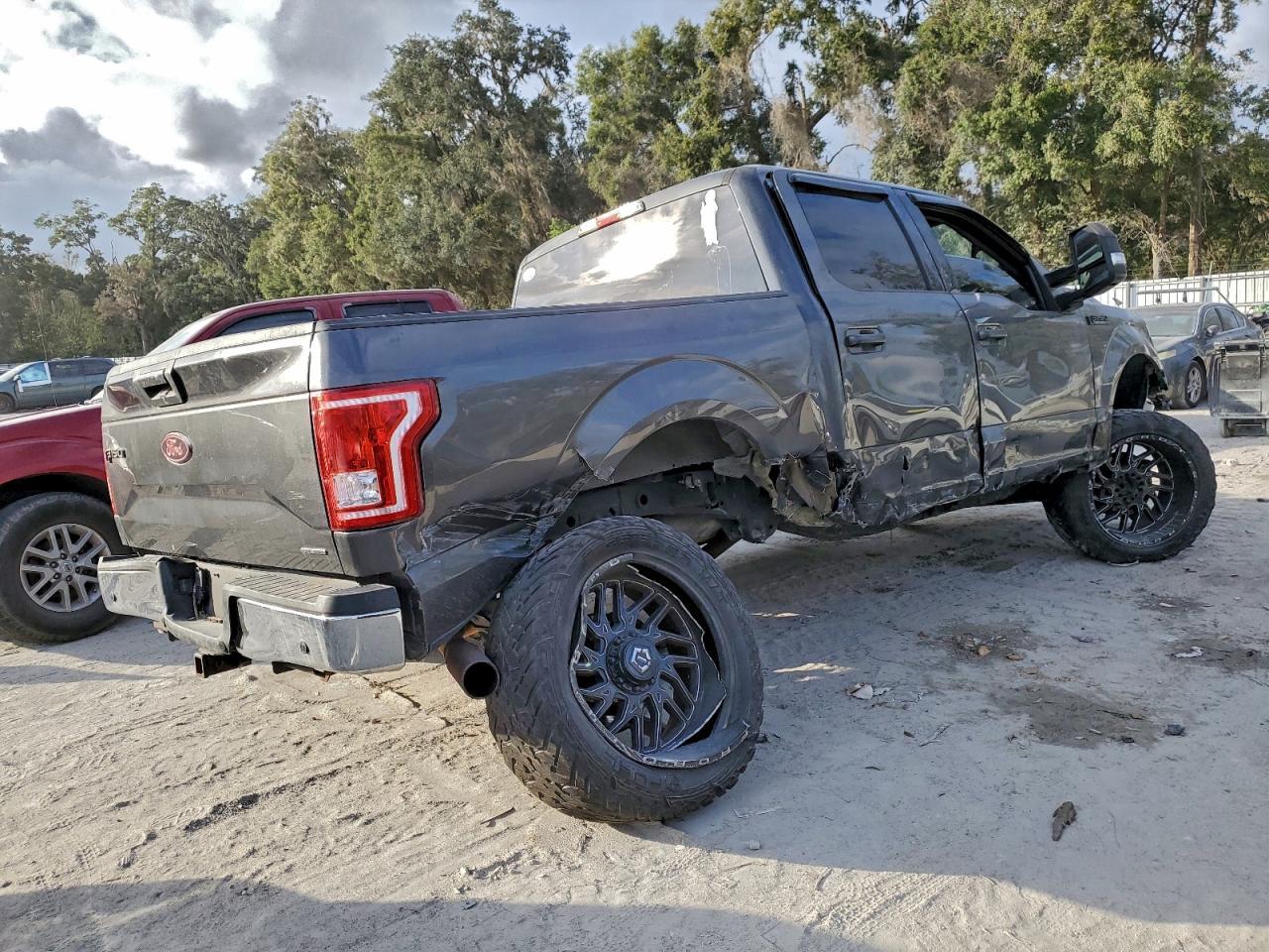 2015 FORD F-150