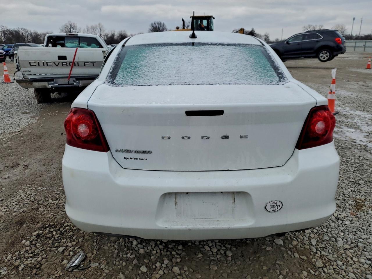 2013 DODGE Avenger