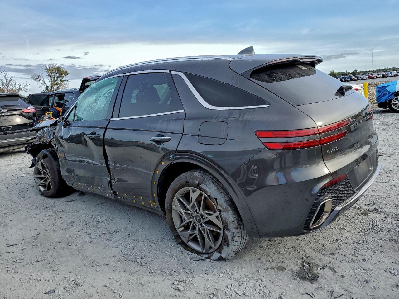2025 GENESIS GV70