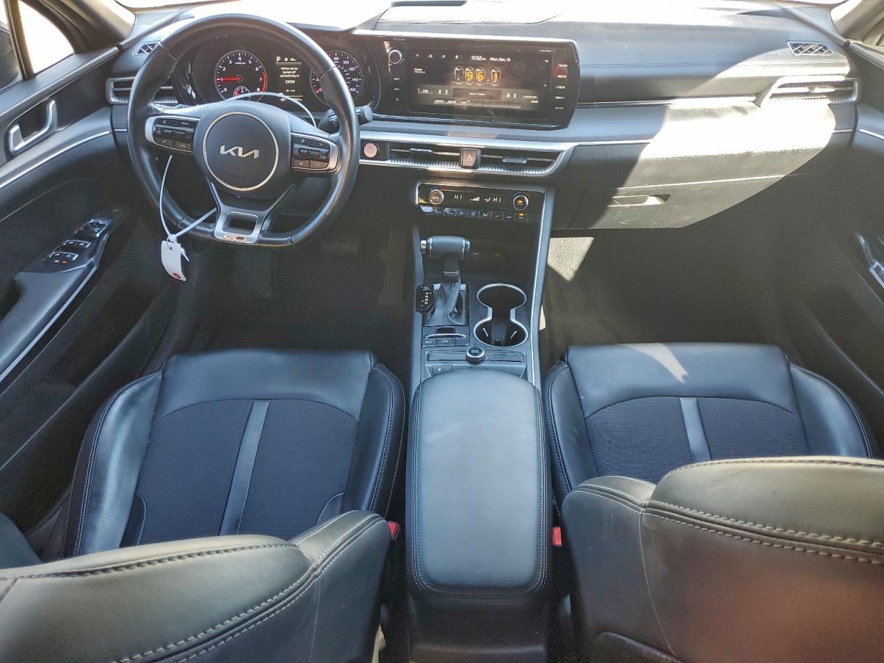 2022 KIA K5