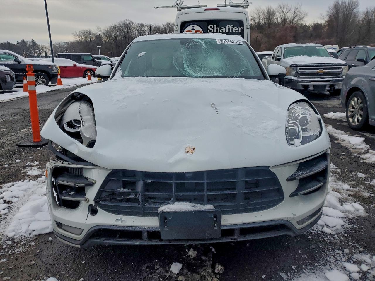 2017 PORSCHE Macan