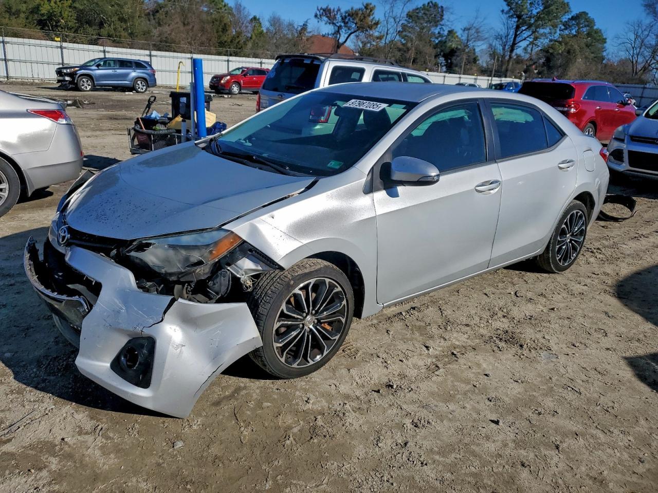 2015 TOYOTA COROLLA