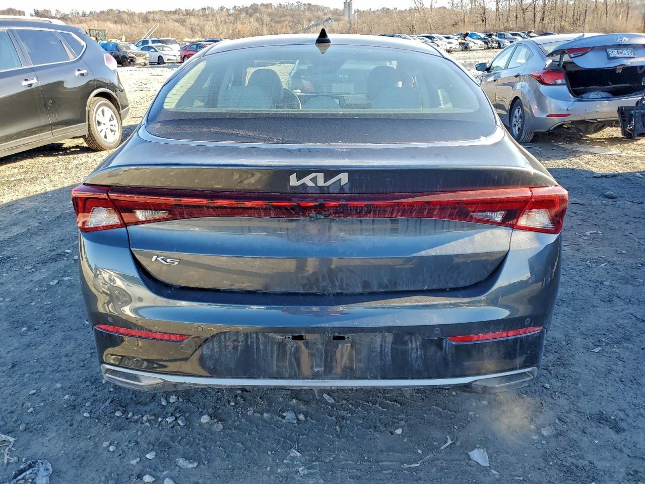 2022 KIA K5