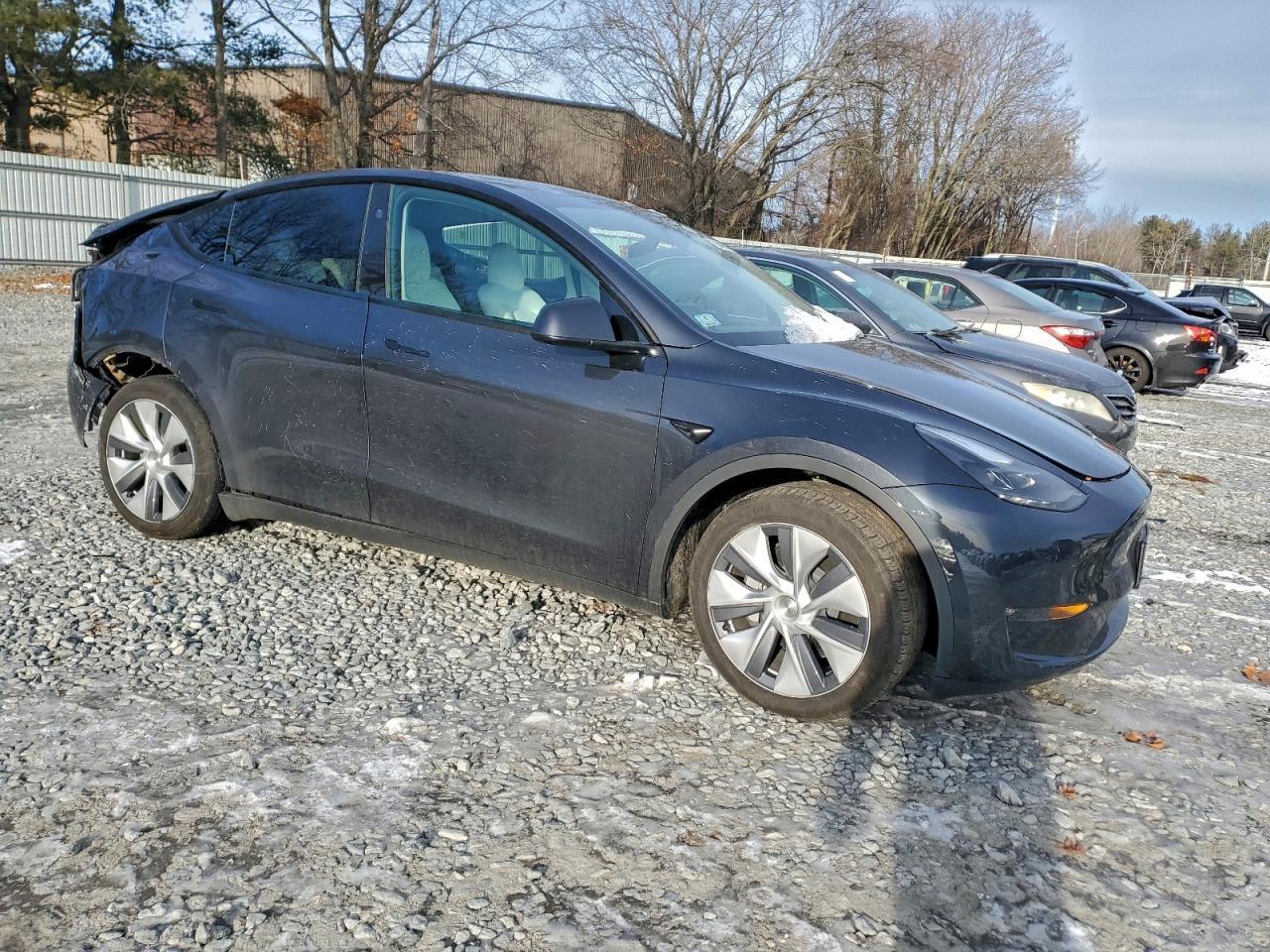 2024 TESLA MODEL Y
