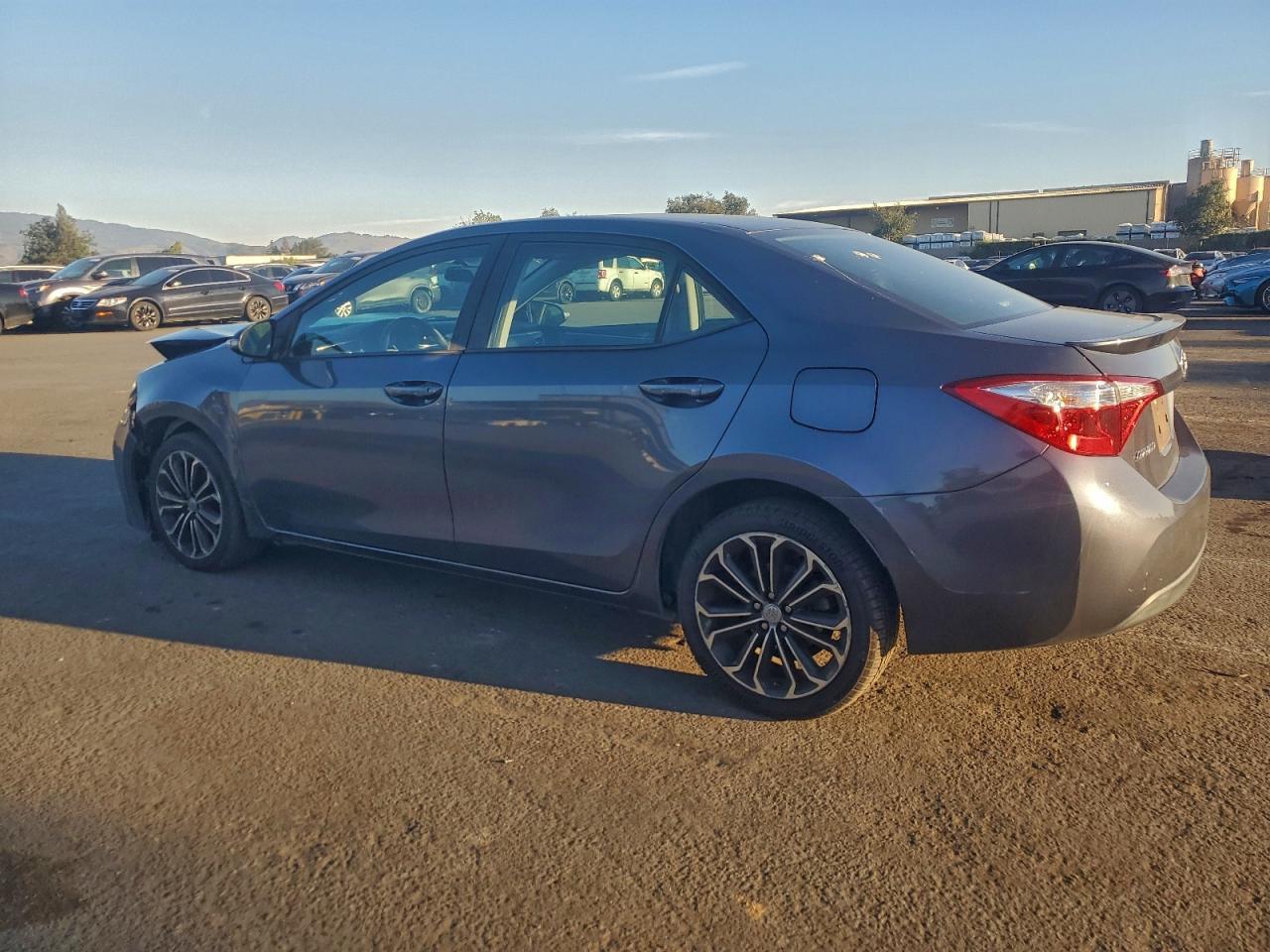 2015 TOYOTA COROLLA