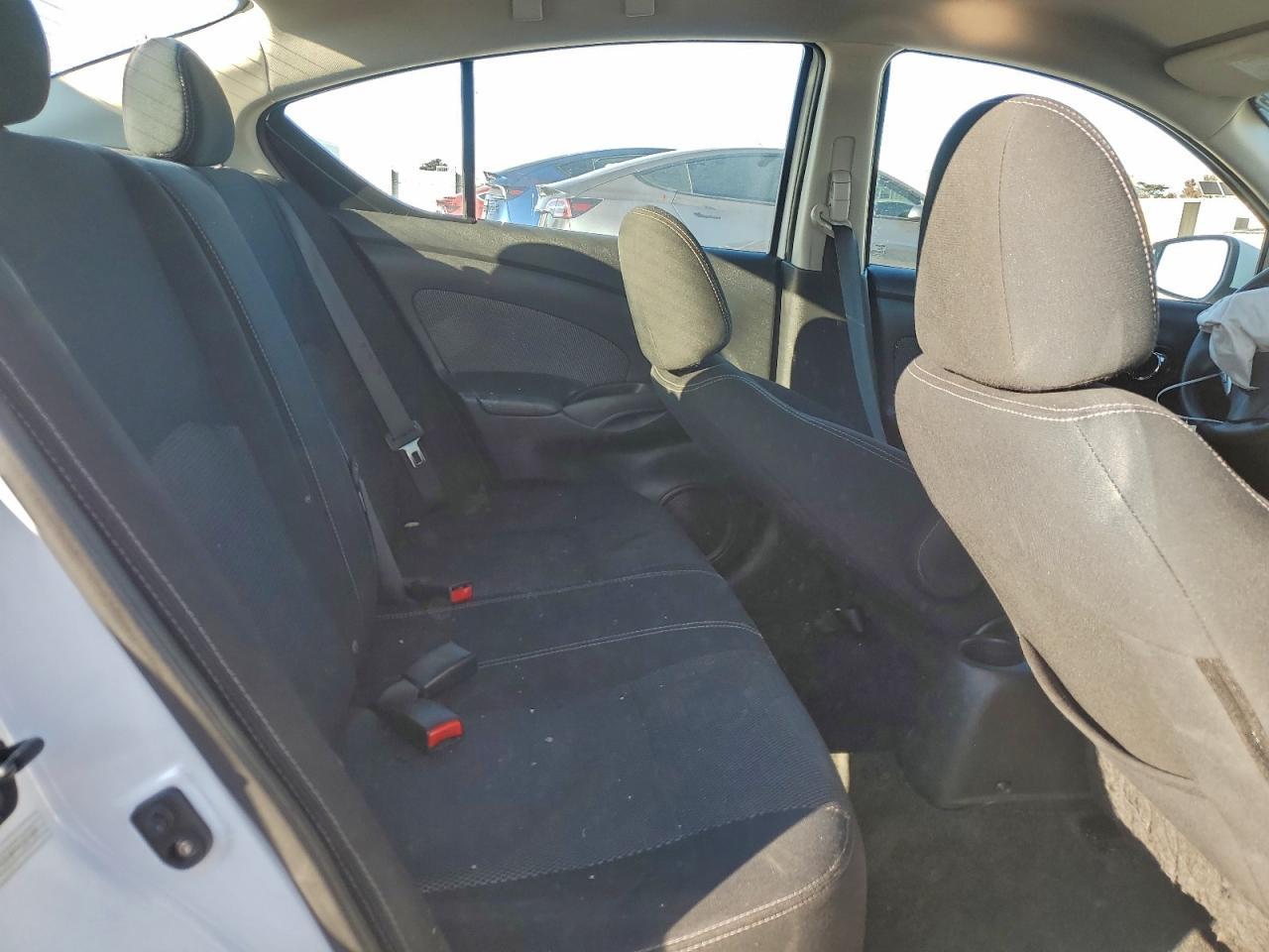 2015 NISSAN VERSA