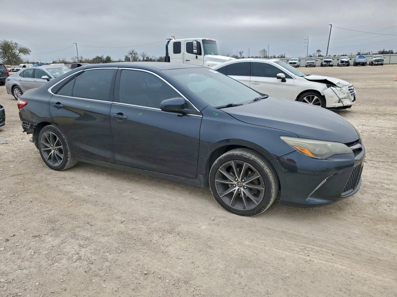 2015 TOYOTA CAMRY