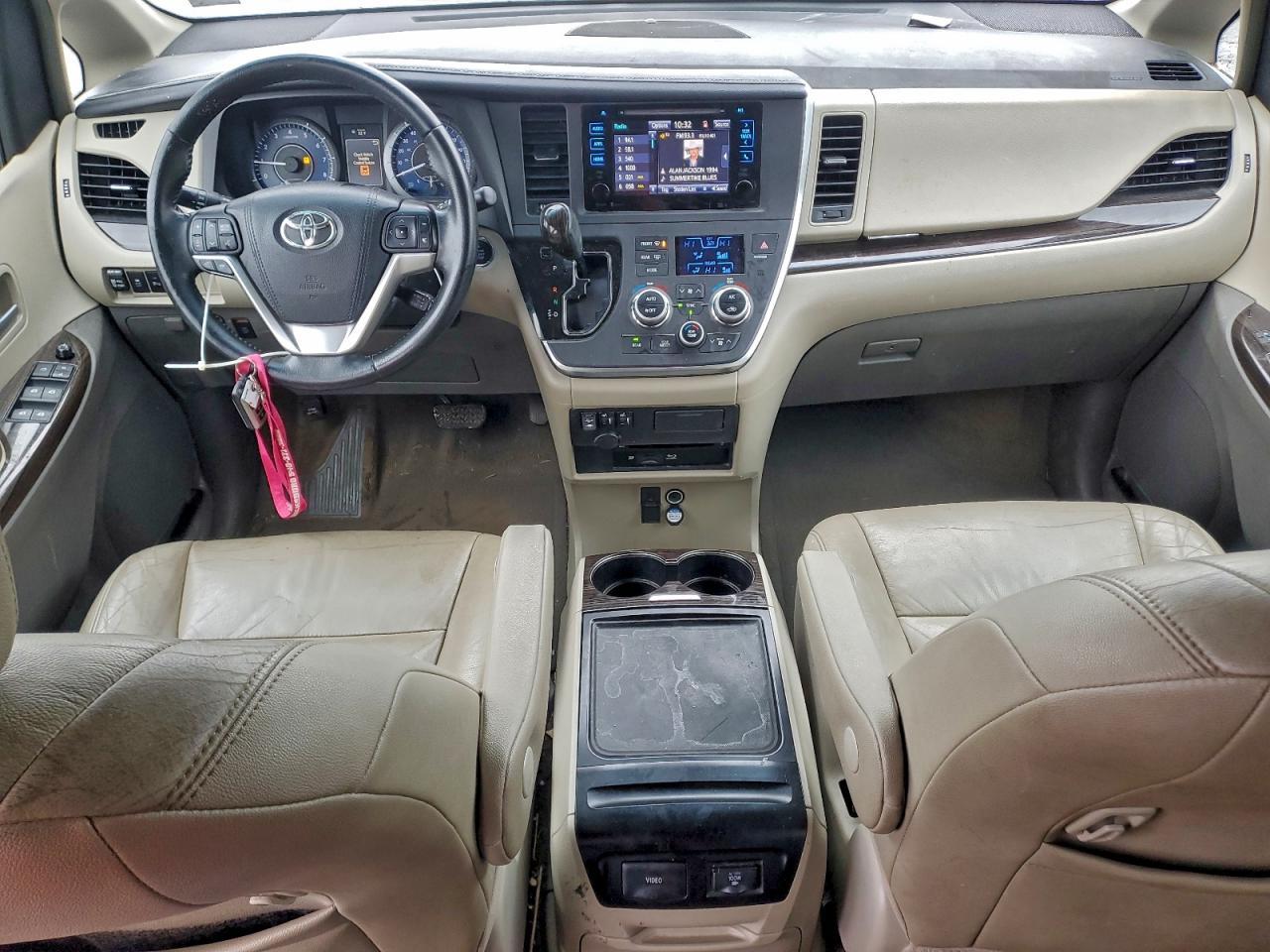 2015 TOYOTA SIENNA