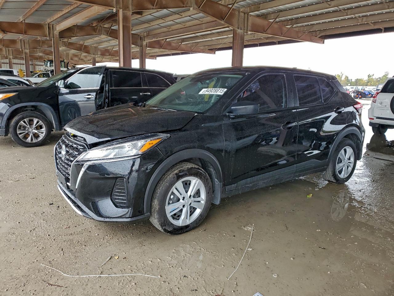 2025 NISSAN KICKS