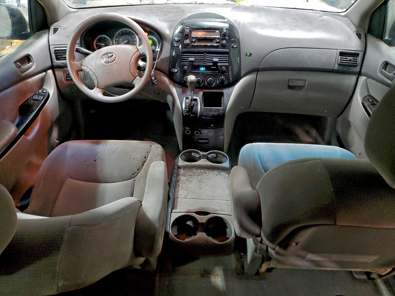 2005 TOYOTA SIENNA