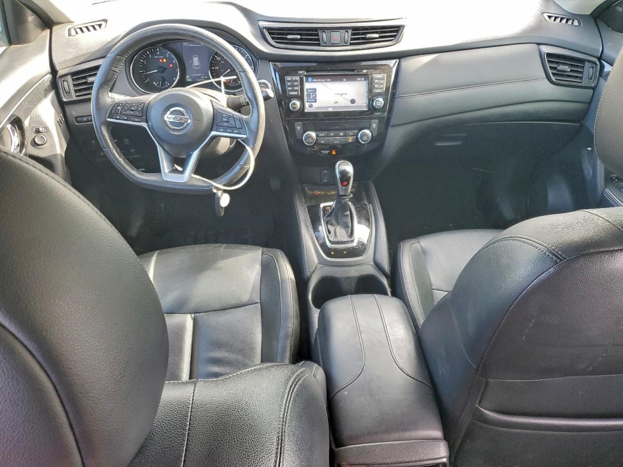 2017 NISSAN ROGUE