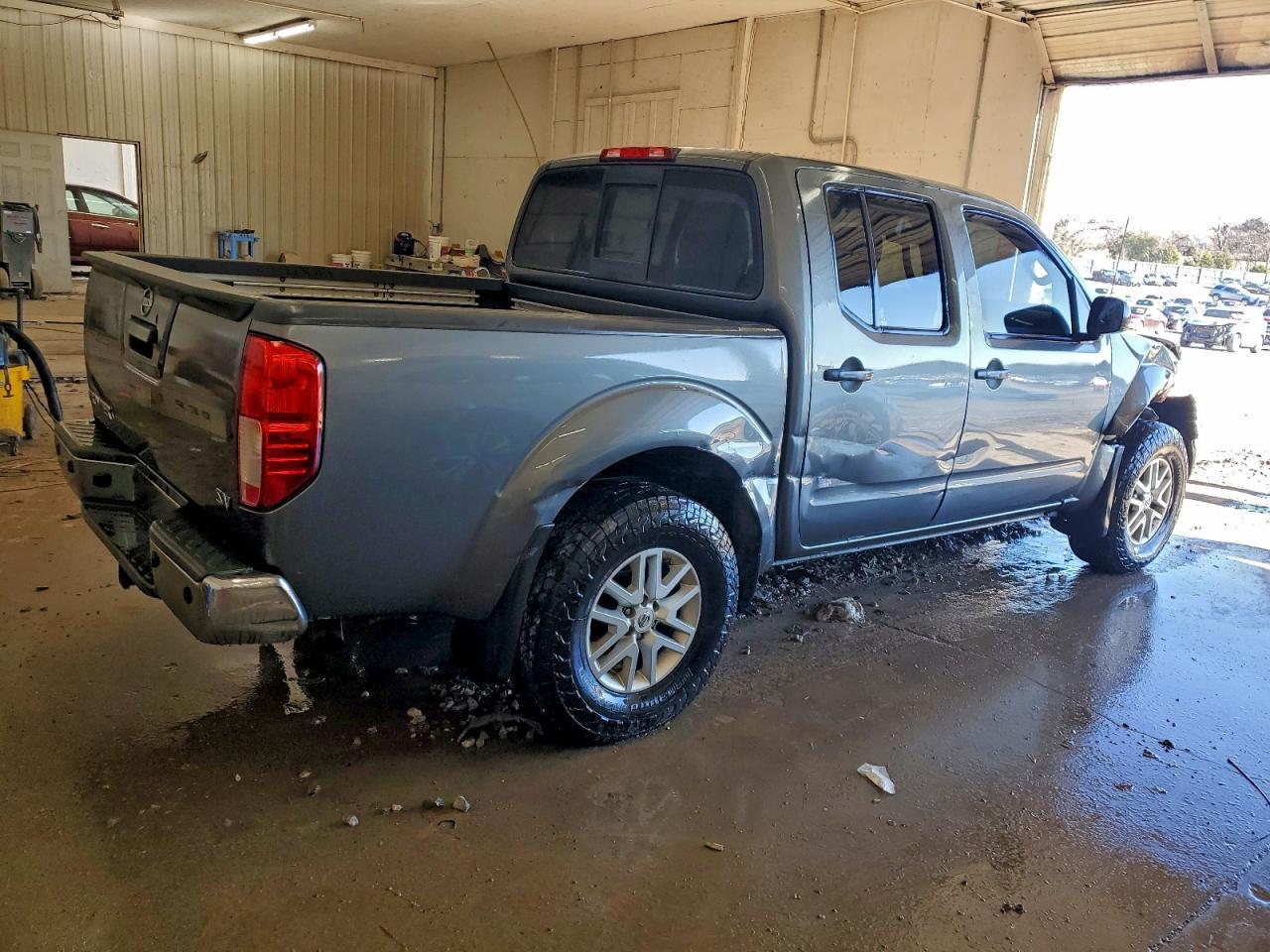 2016 NISSAN Frontier