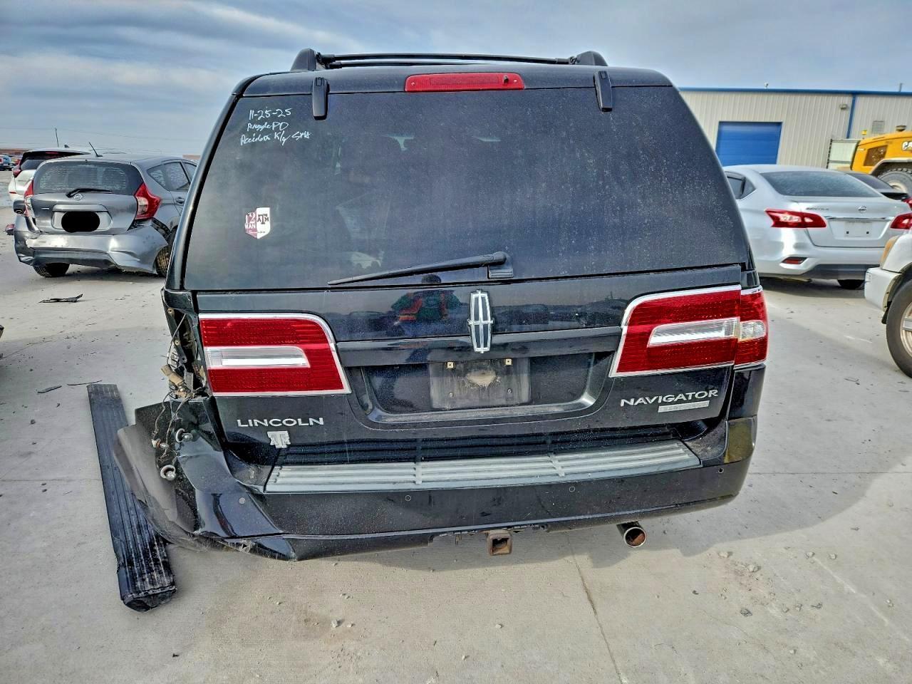 2012 LINCOLN Navigator