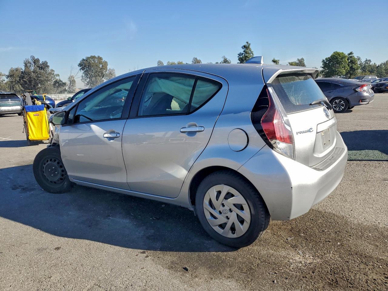 2016 TOYOTA Prius c