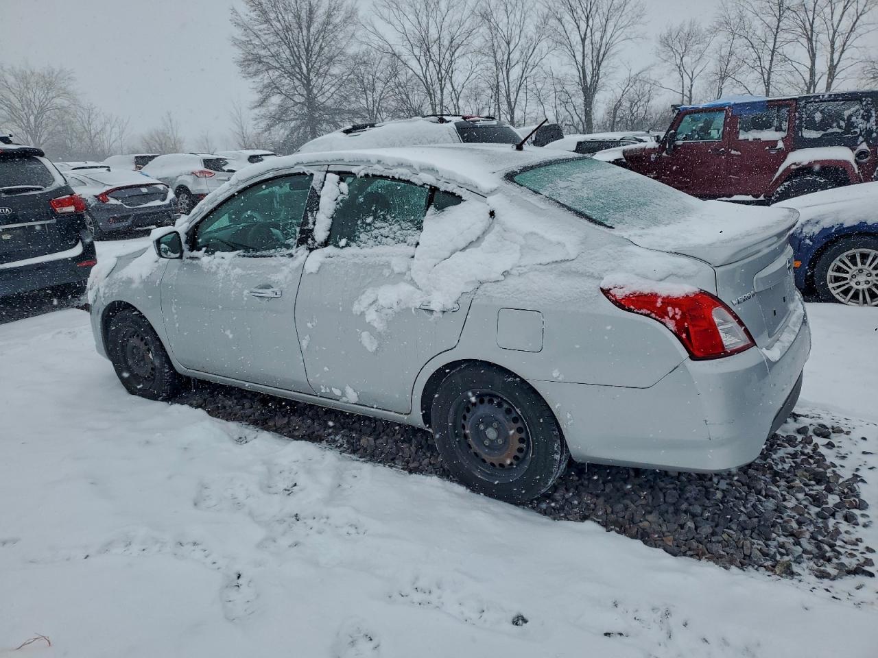2017 NISSAN VERSA