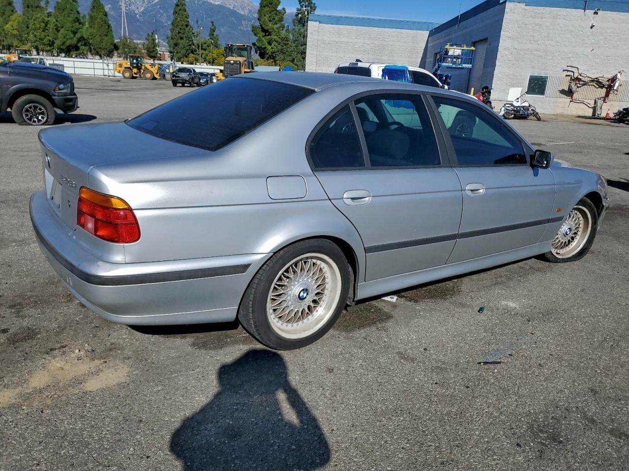 2000 BMW 5 series