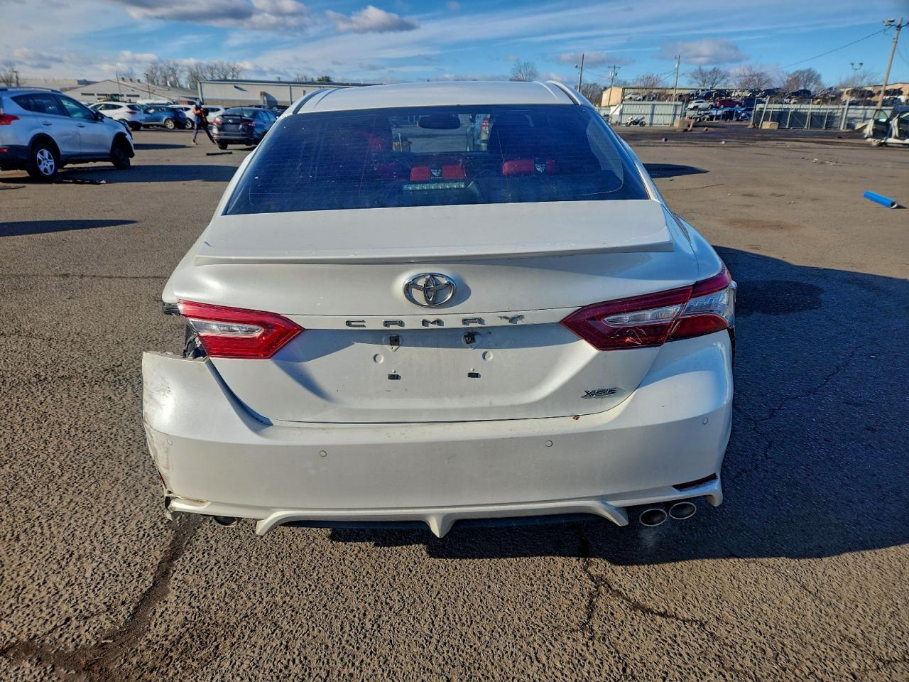 2018 TOYOTA CAMRY