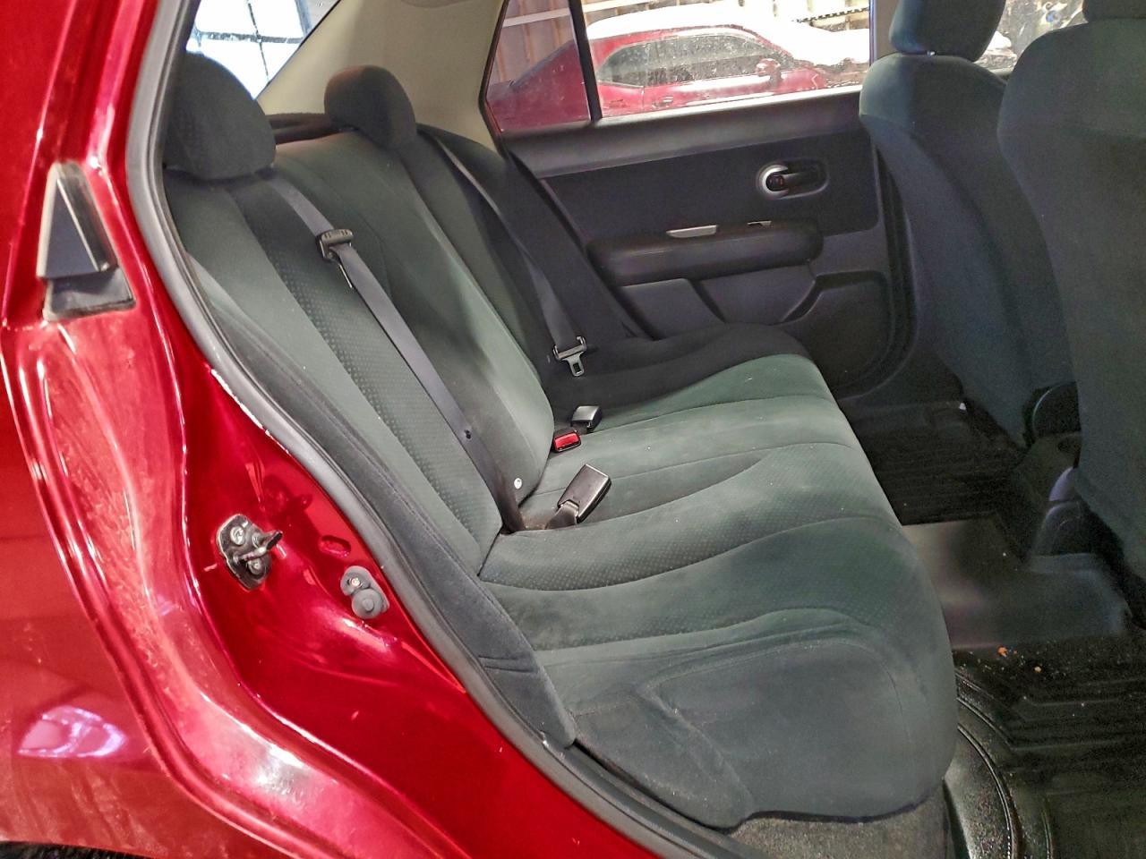 2011 NISSAN VERSA