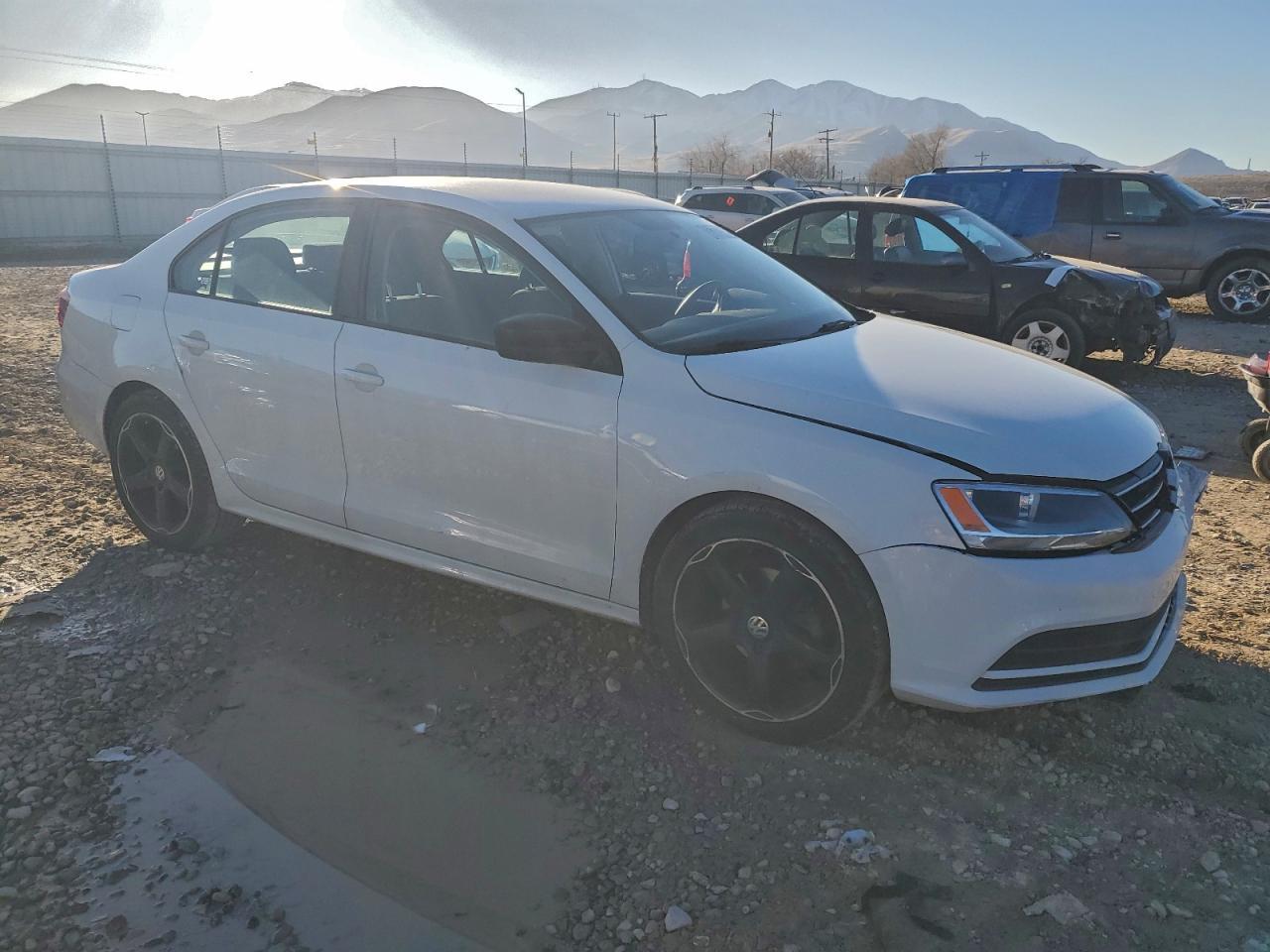 2016 VOLKSWAGEN JETTA