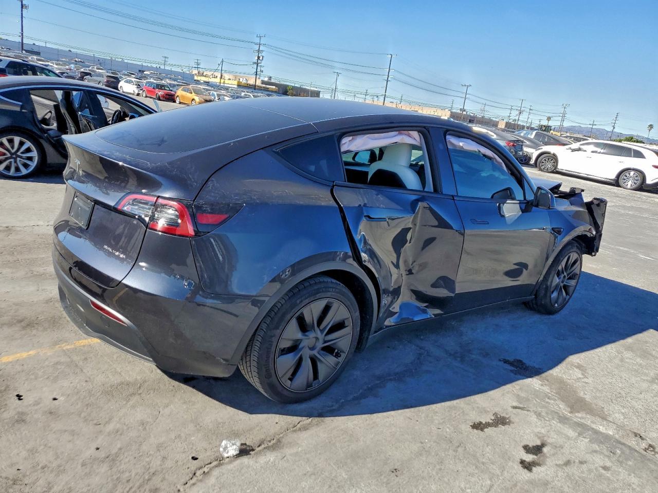 2024 TESLA MODEL Y