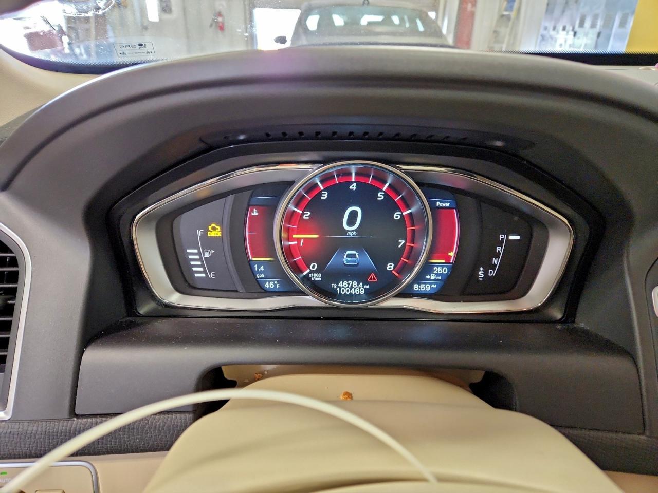 2015 VOLVO XC60