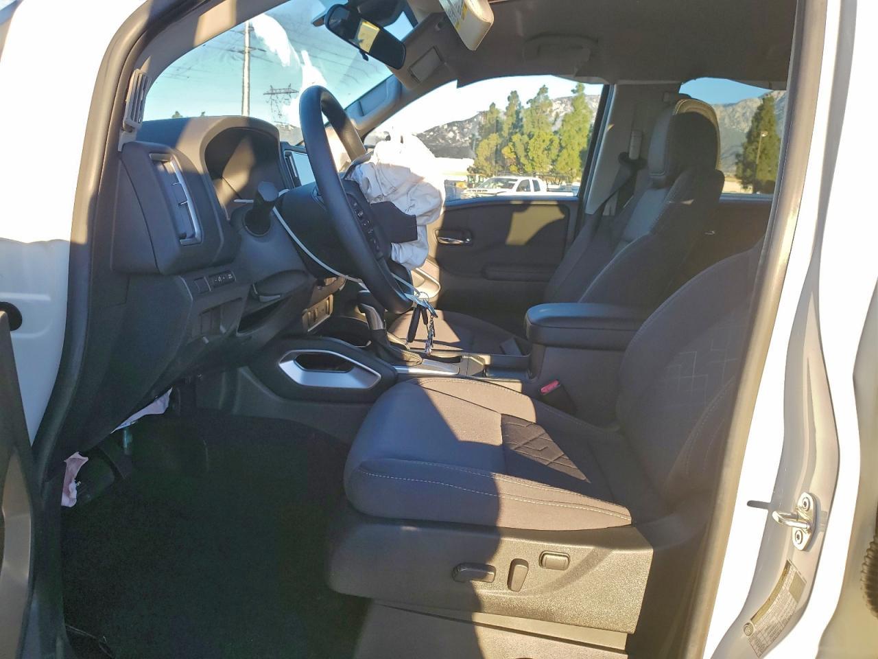 2025 NISSAN Frontier
