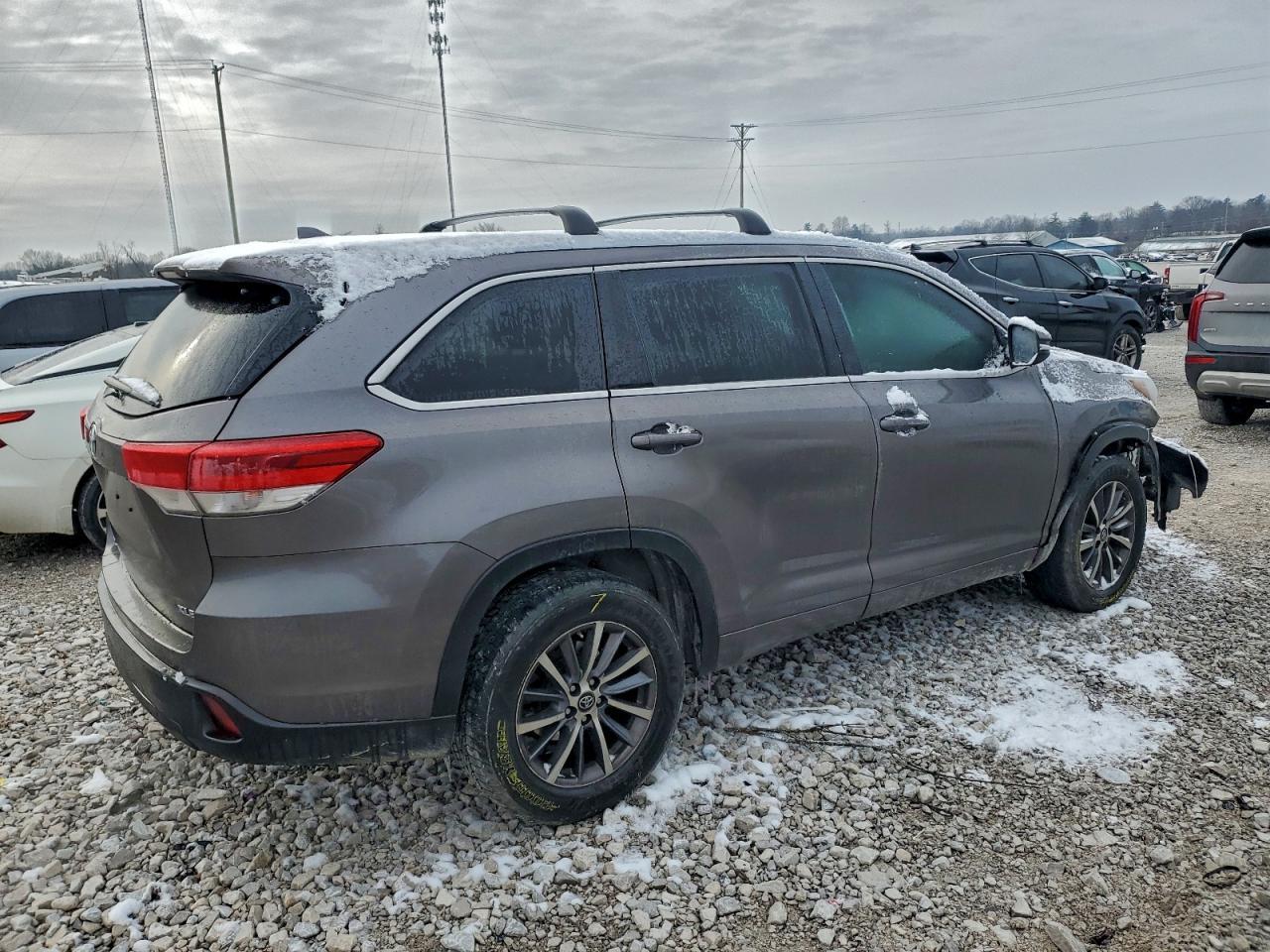 2018 TOYOTA HIGHLANDER