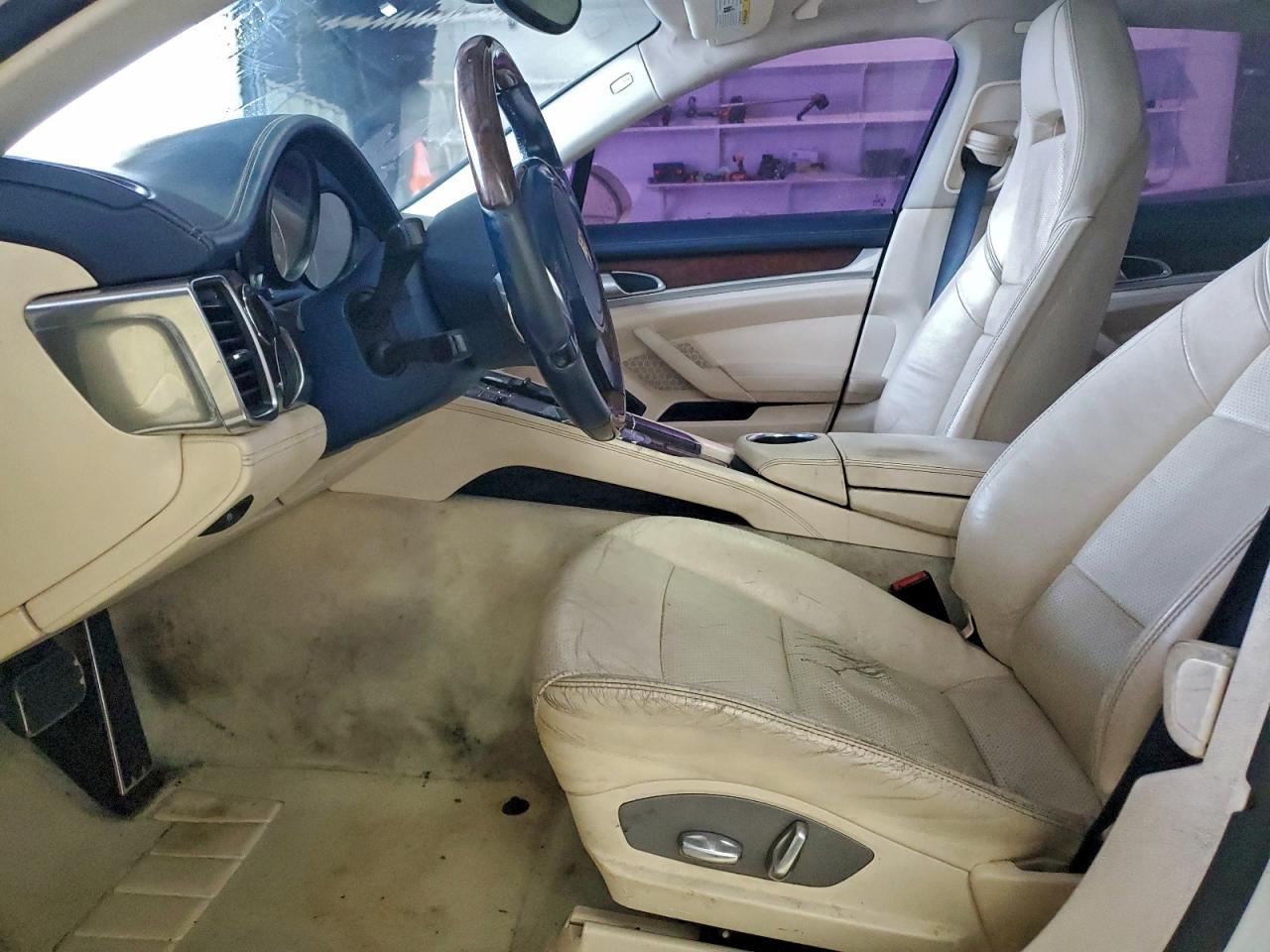 2011 PORSCHE Panamera