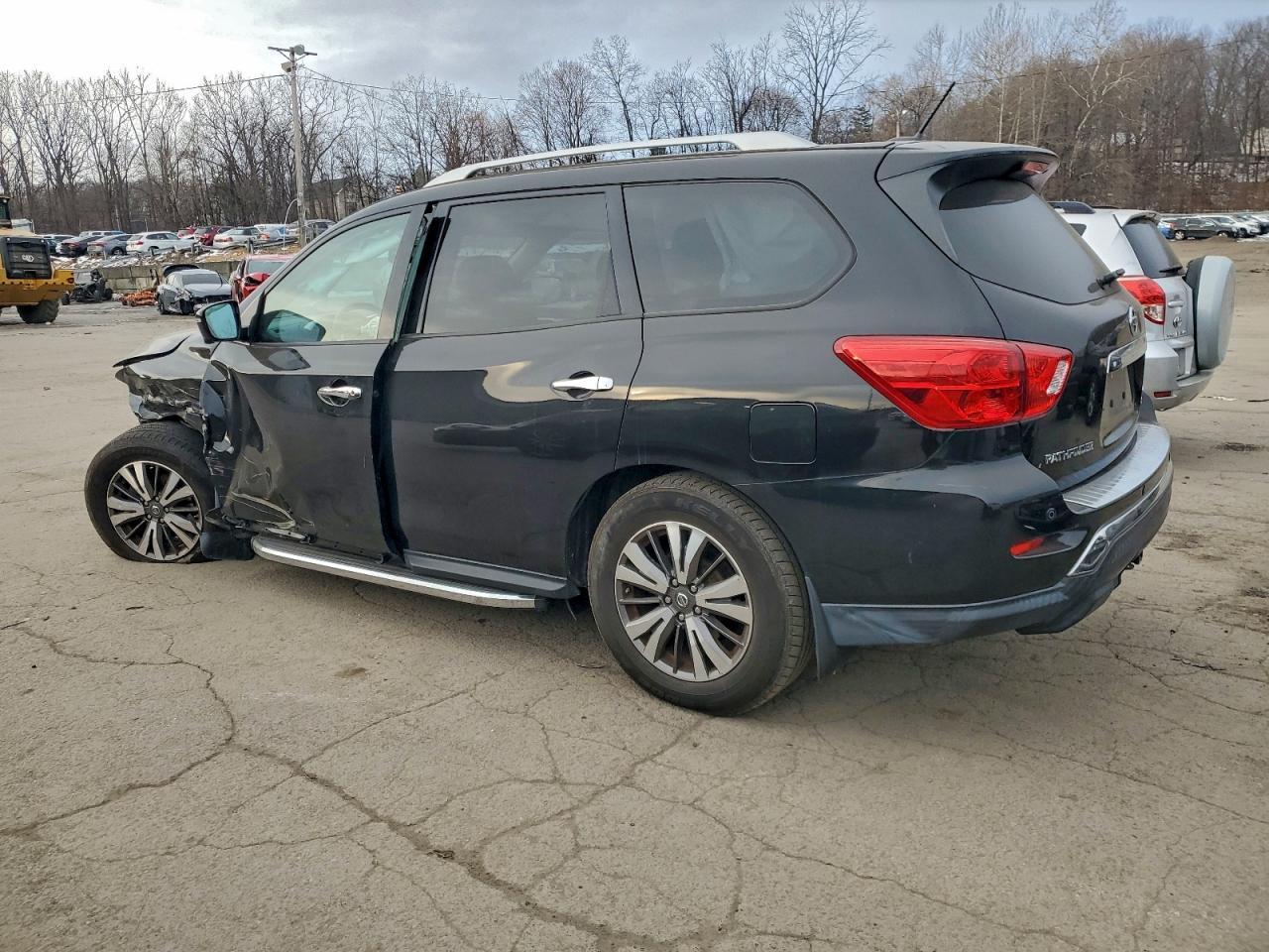 2017 NISSAN PATHFINDER