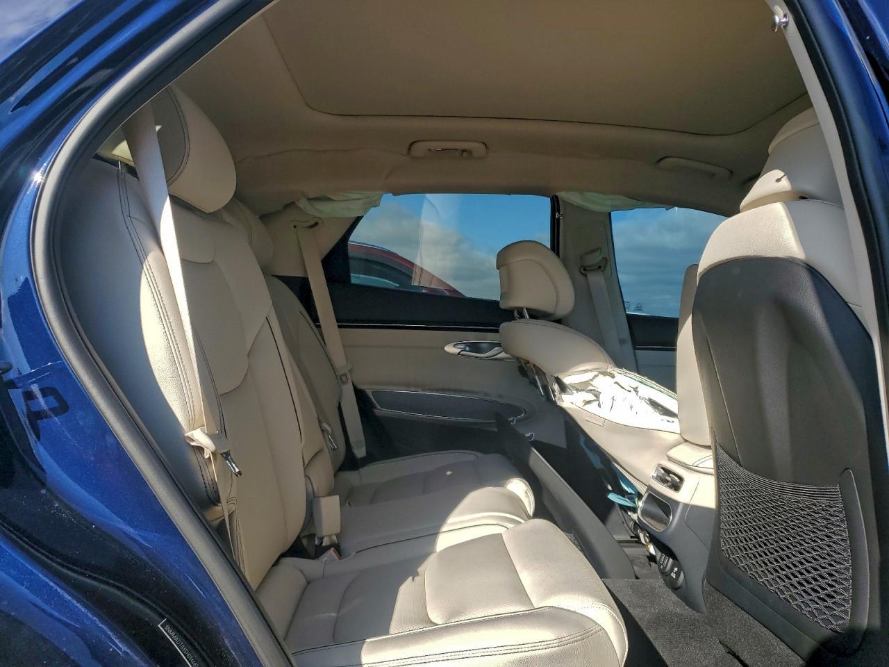 2025 GENESIS GV70
