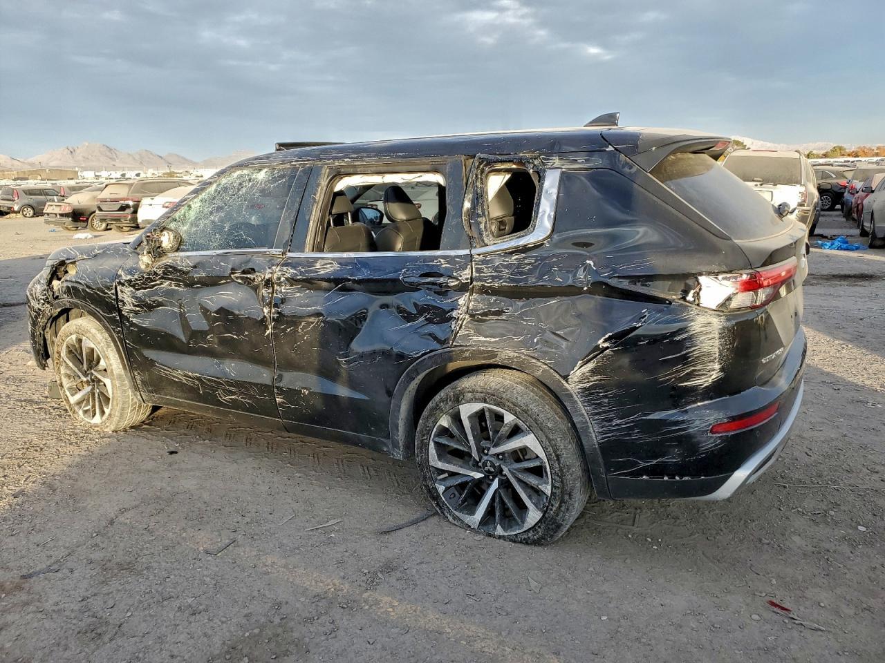 2022 MITSUBISHI outlander