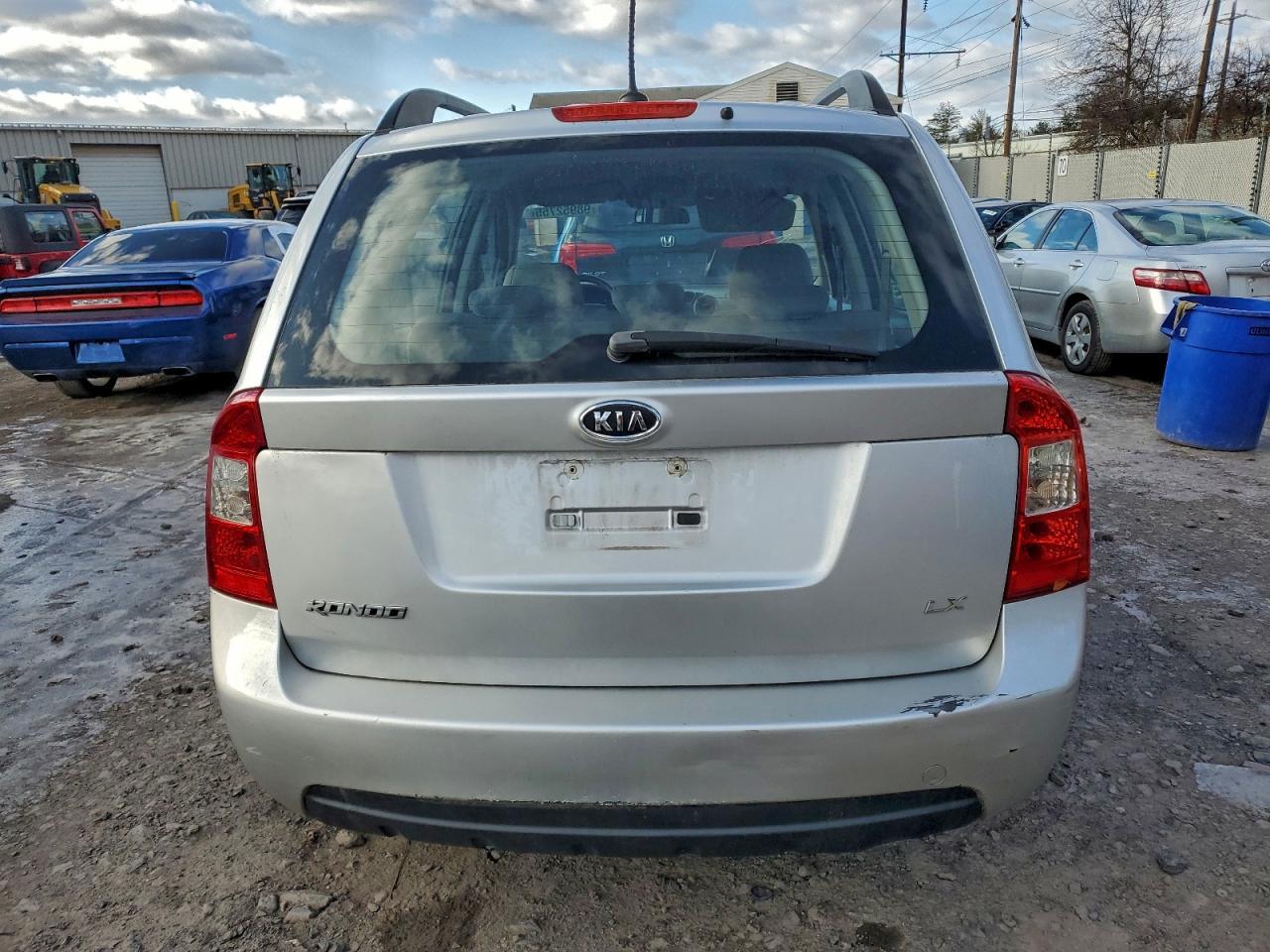 2009 KIA RONDO