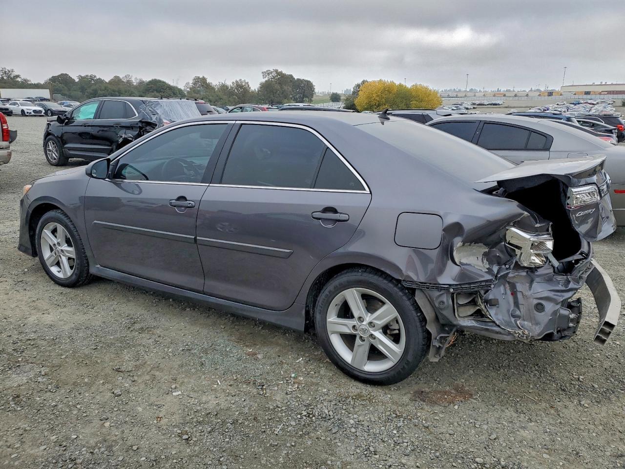 2014 TOYOTA CAMRY