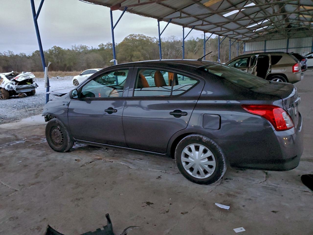 2015 NISSAN VERSA