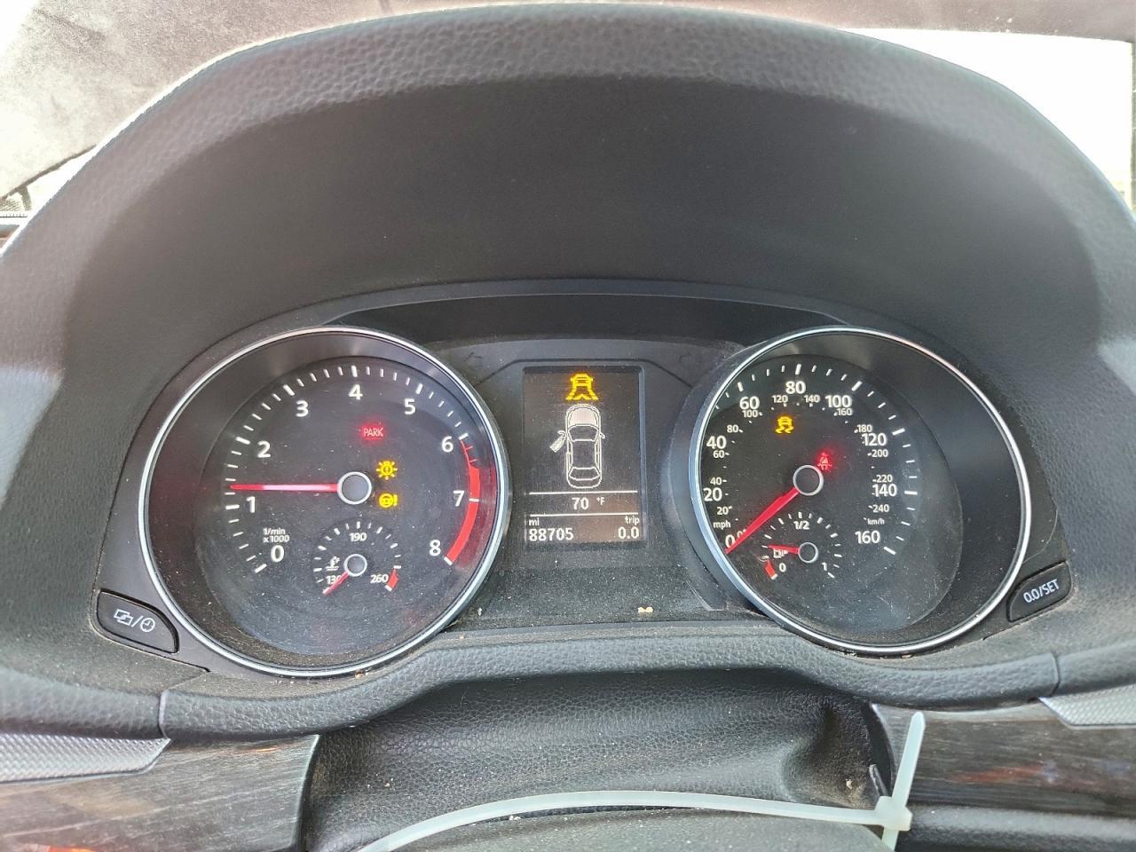 2016 VOLKSWAGEN Passat