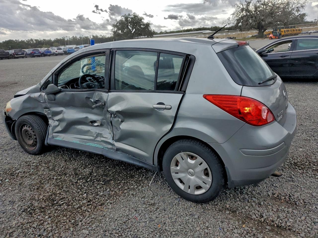 2010 NISSAN VERSA