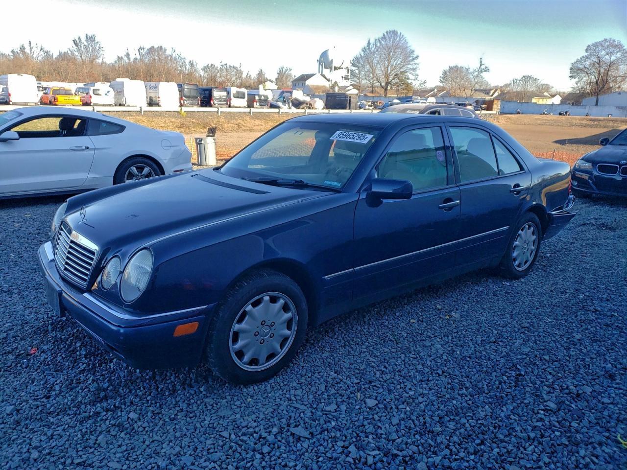 1997 MERCEDES-BENZ E-Class