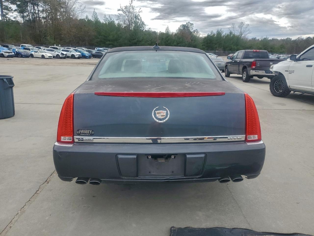 2010 CADILLAC DTS