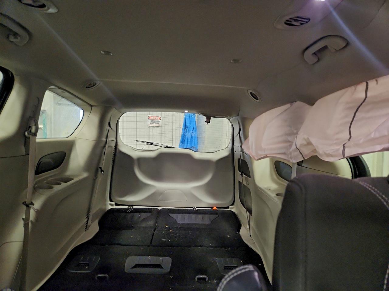 2023 CHRYSLER Voyager