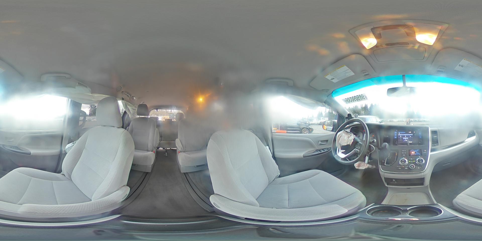2017 TOYOTA SIENNA