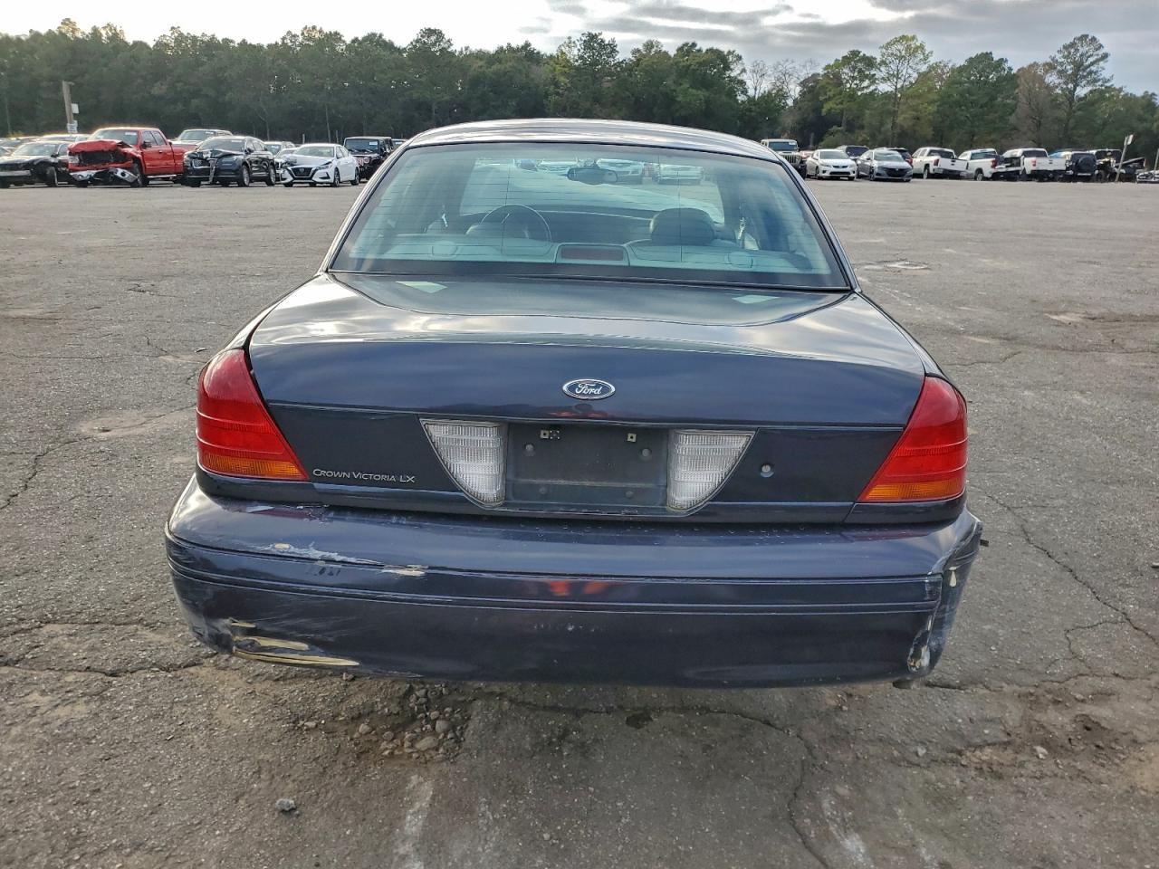 2002 FORD Crown Victoria