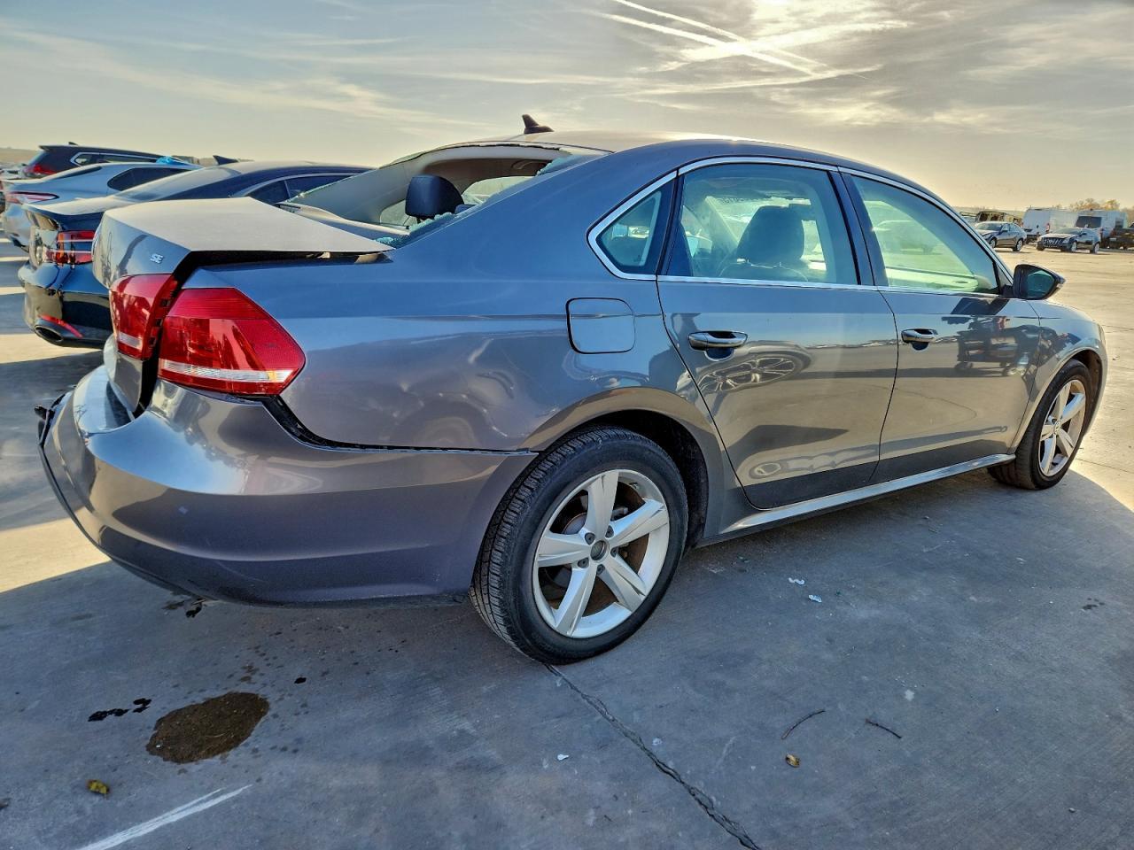 2012 VOLKSWAGEN Passat