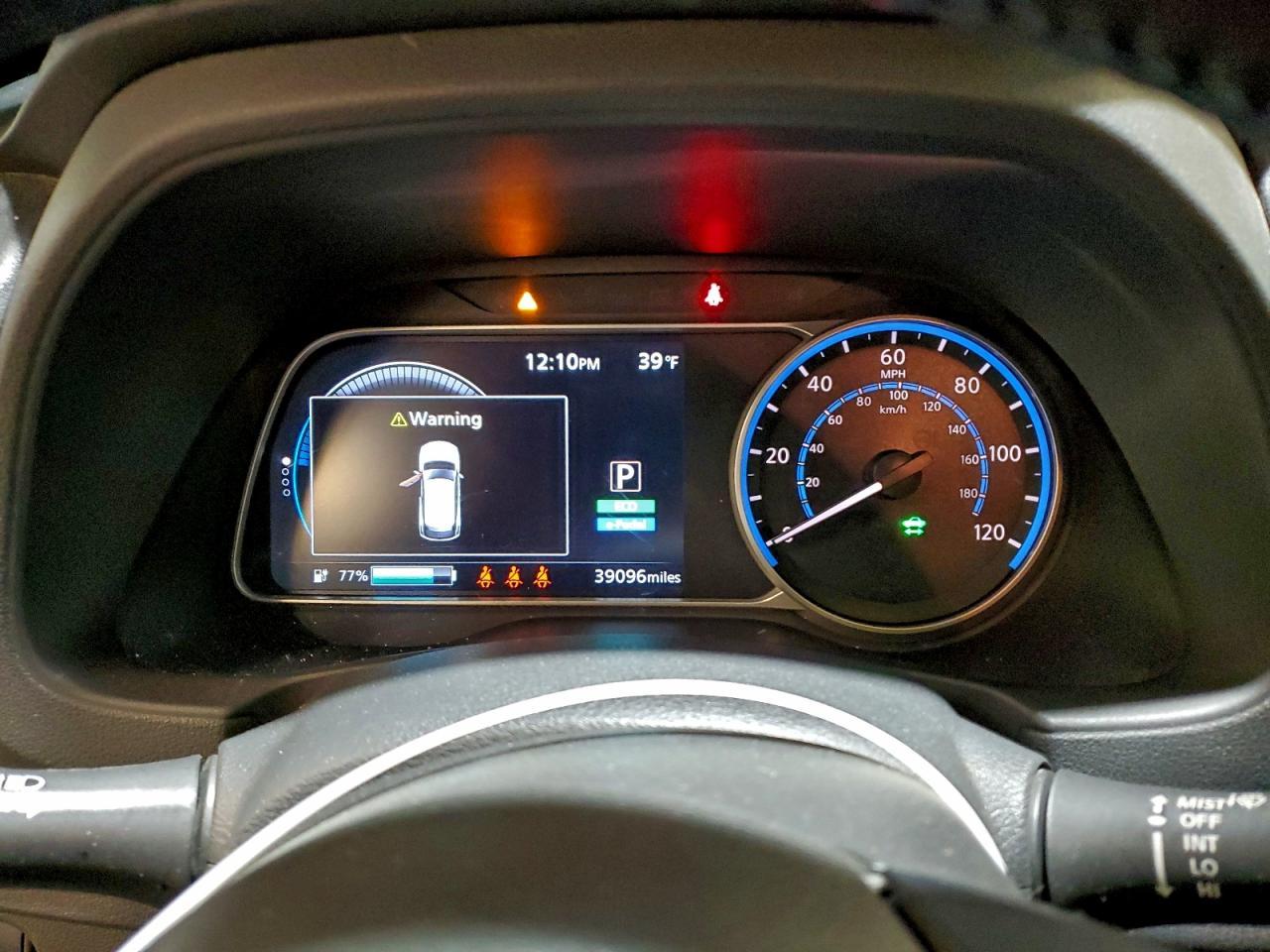 2022 NISSAN LEAF