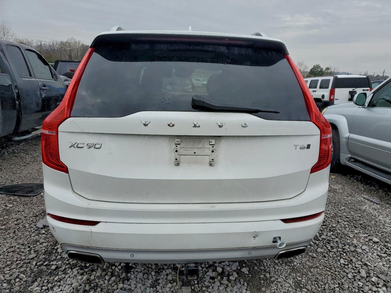 2017 VOLVO XC90