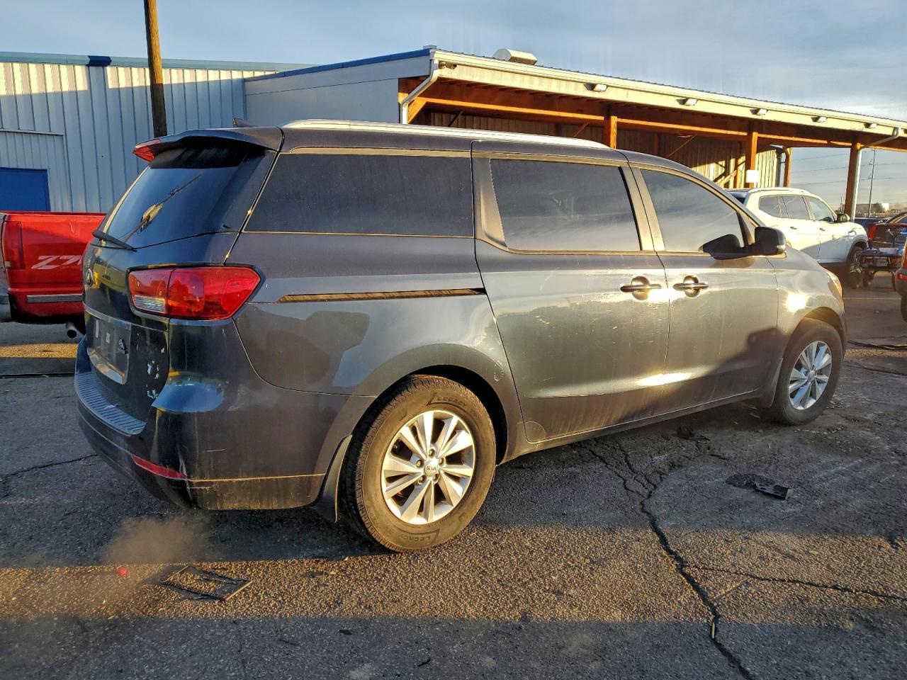 2015 KIA SEDONA